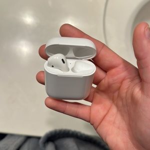 SECOND GENERATION AIR PODS